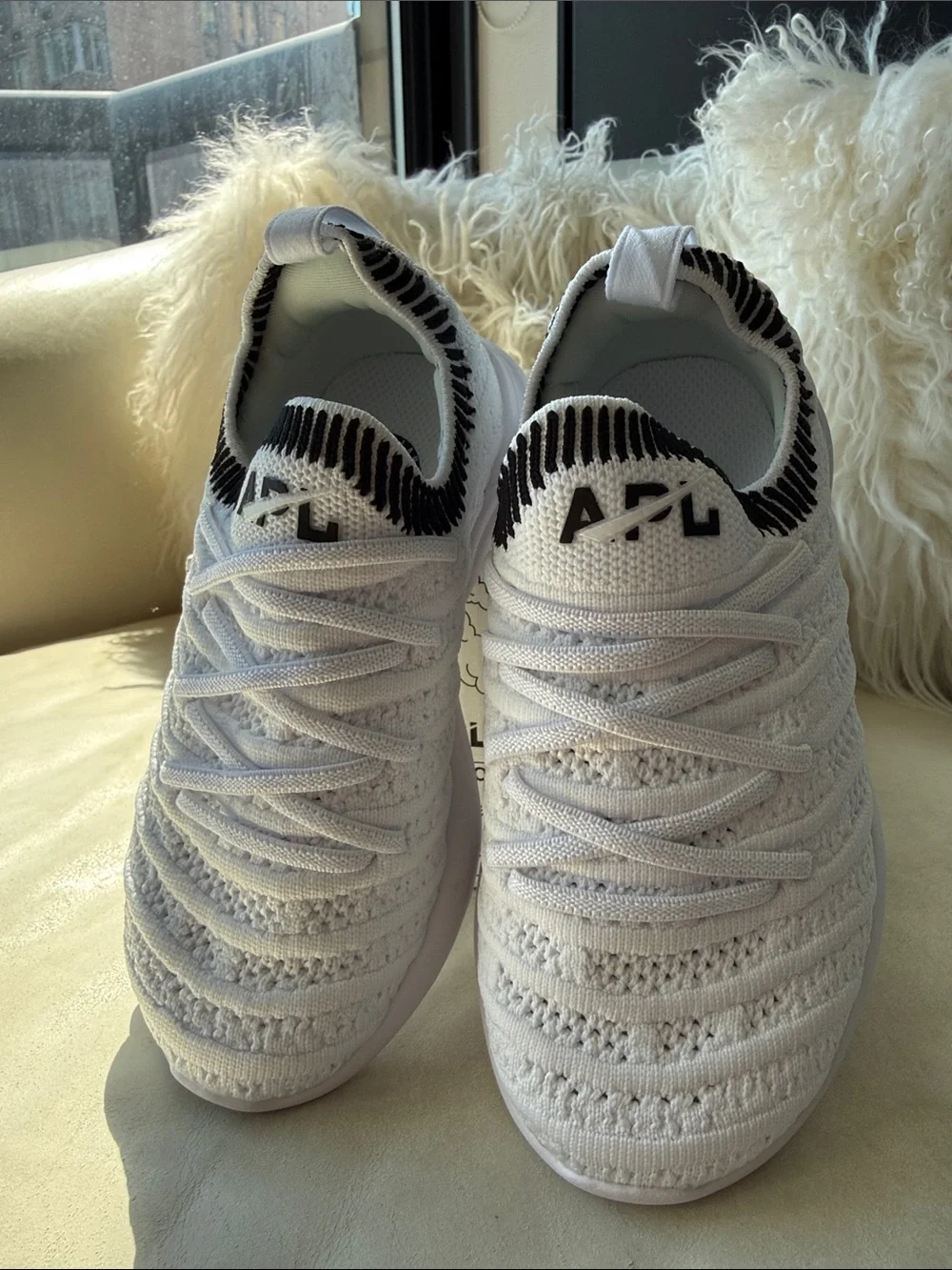 NIB, Ret $119, APL TechLoom White Wave Baby Sneakers (Size 11/EUR 28) Unisex